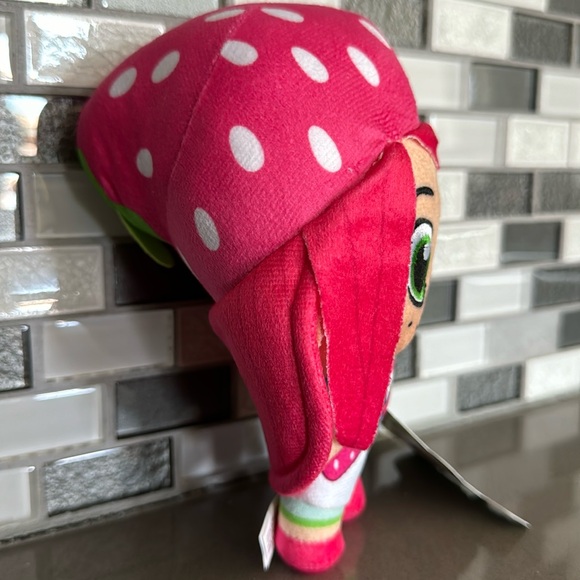 Strawberry Shortcake: Berry In The Big City Plush / Limited Edition Kawaii / NEW - Picture 6 of 16
